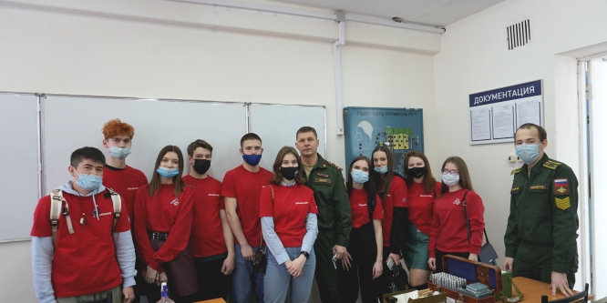 В военном учебном центре проведена экскурсия для молодежи –активистов общероссийского общественного движения «Народный фронт»